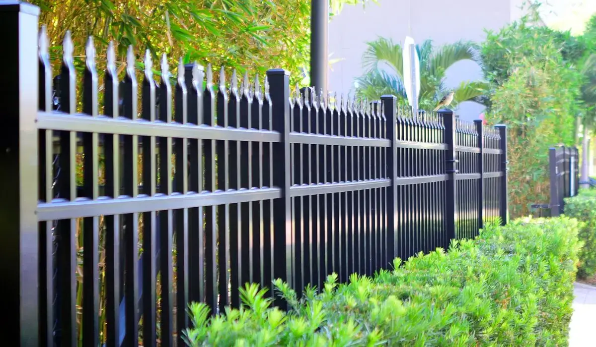 Commercial anti-climb security fence installed in the Bay Area