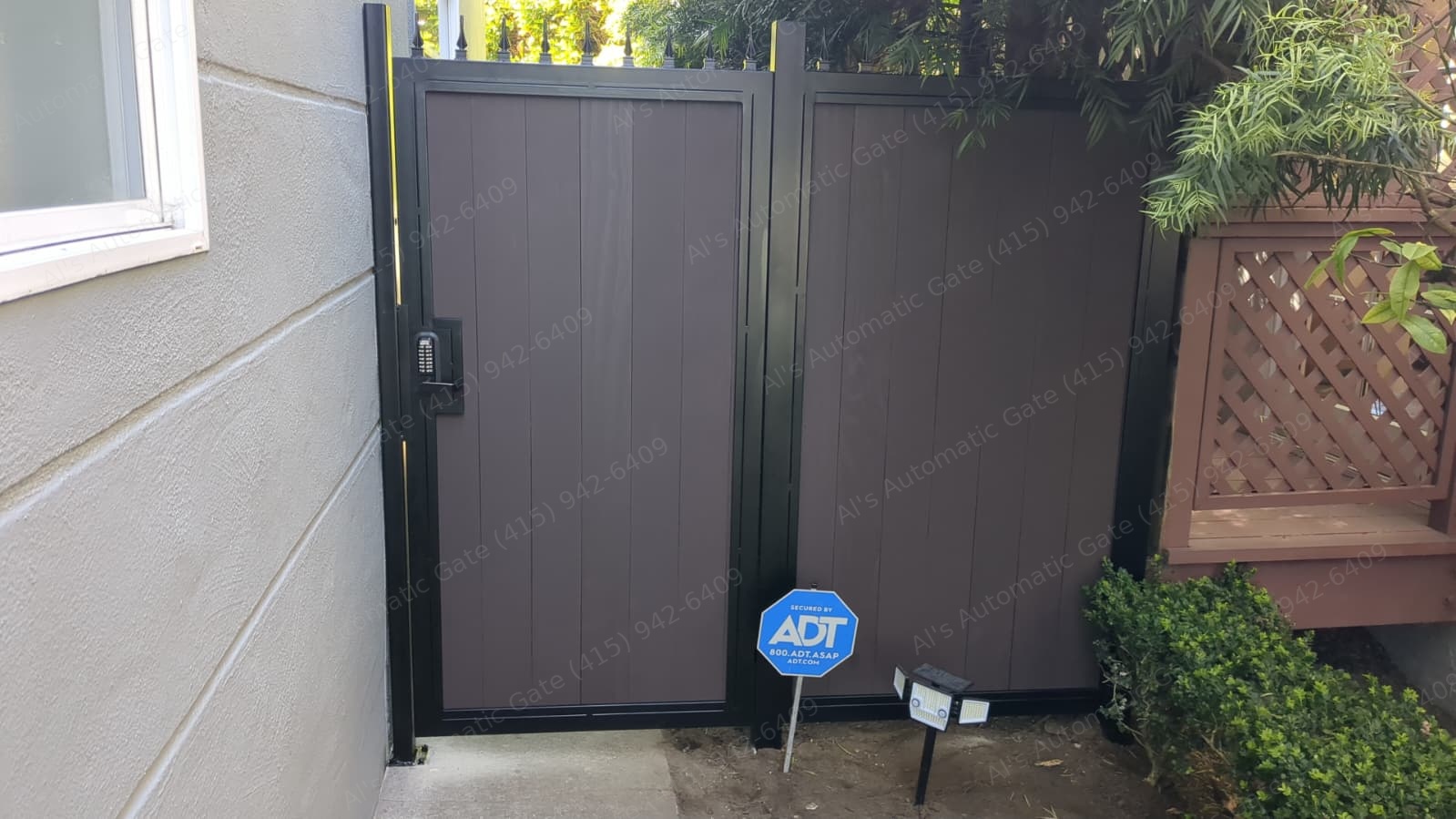 Double walk gate with keypad access control lock